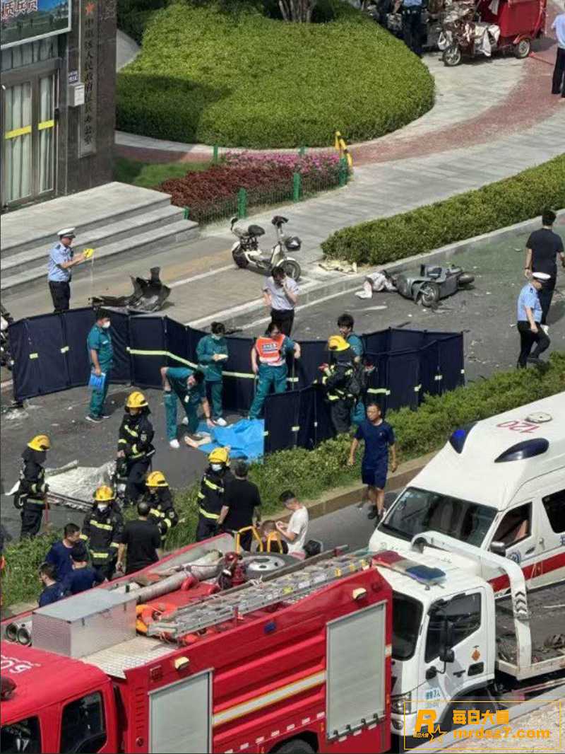 河南郑州发生严重交通相关图片3