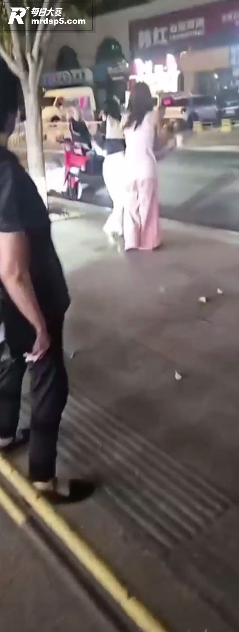 河北街头抓小三现场！相关图片5