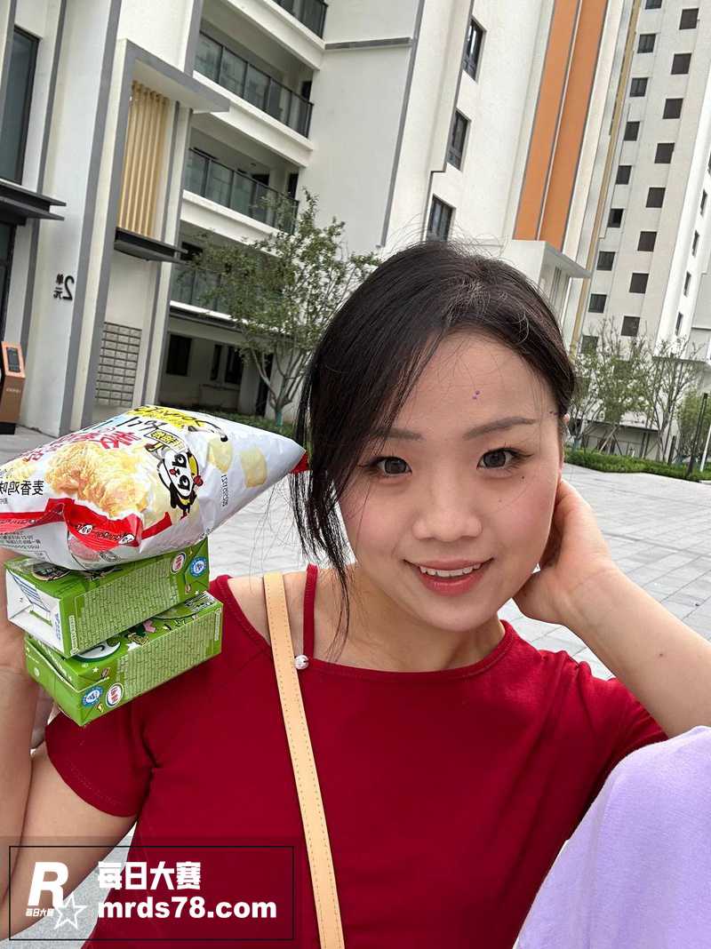 超反差母狗人妻被炮友相关图片1