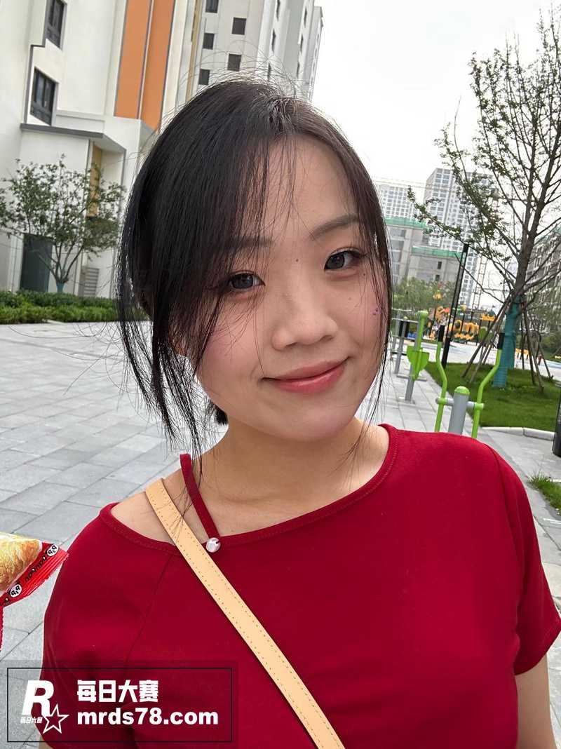 超反差母狗人妻被炮友相关图片2