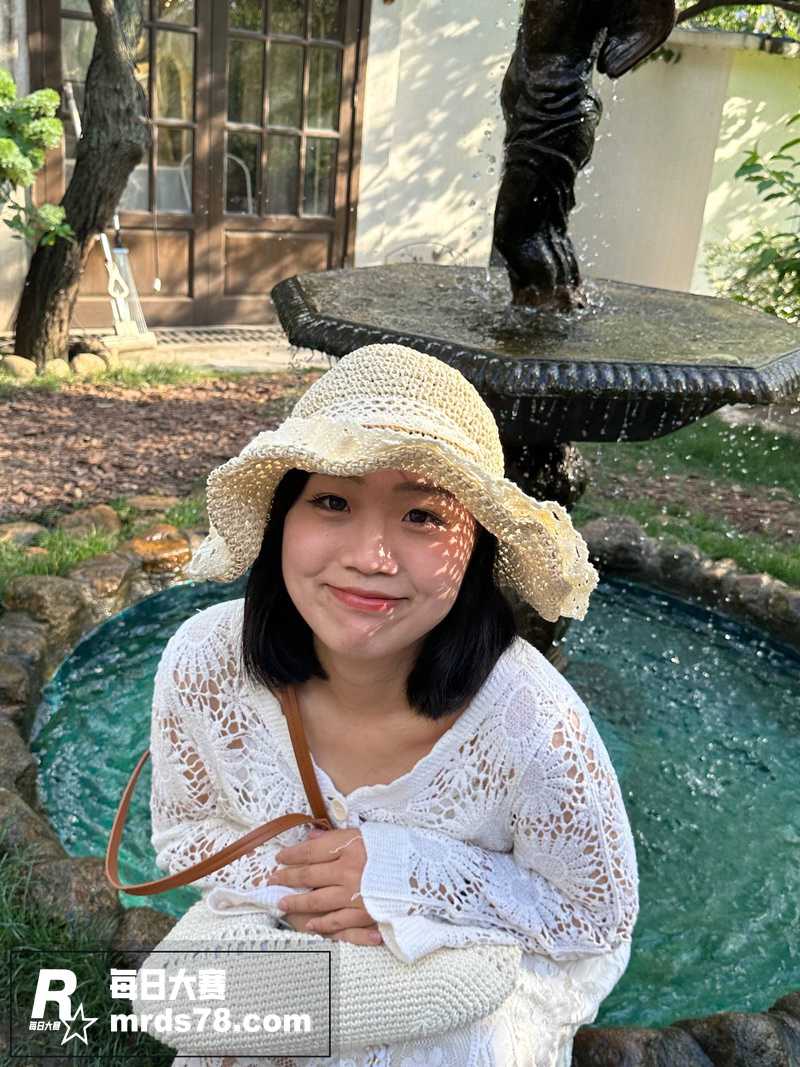 超反差母狗人妻被炮友相关图片6