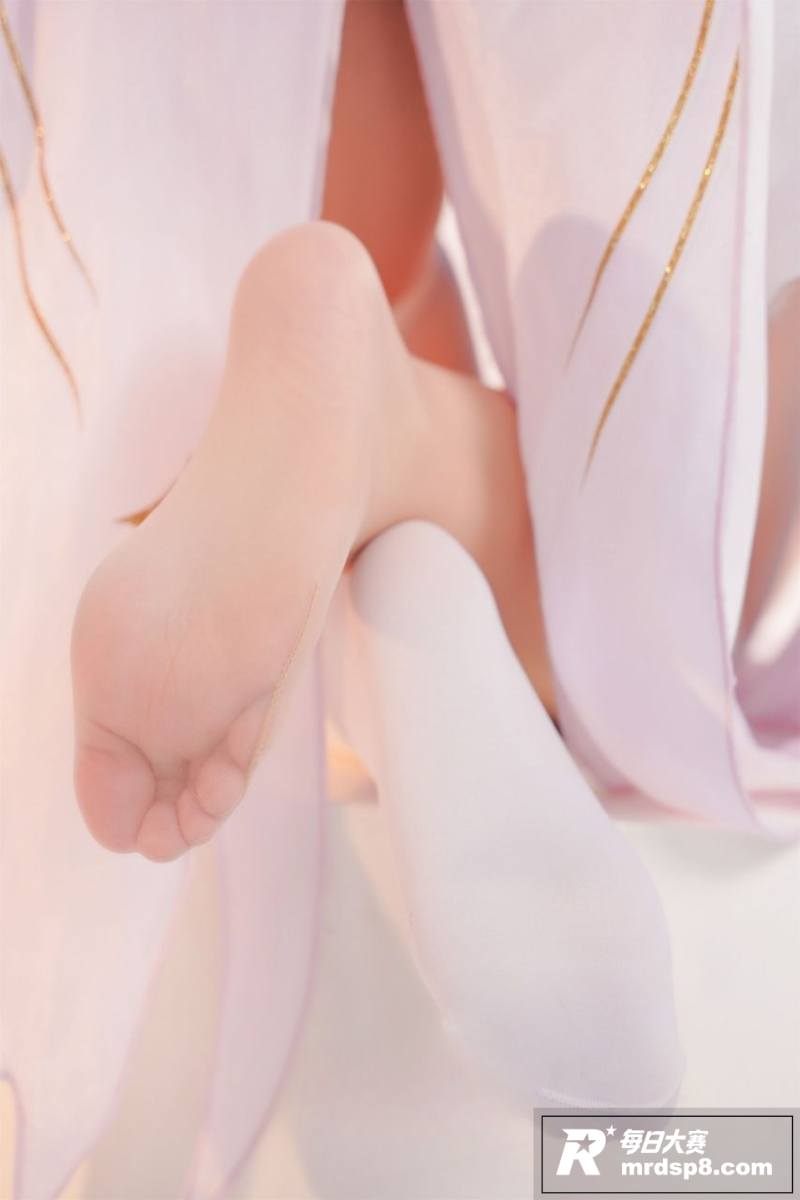推特极品尤物 铃木美相关图片2