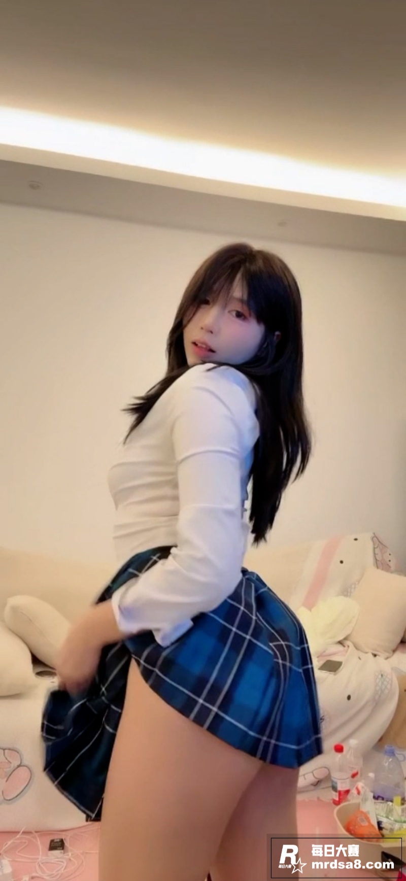 推特高颜值反差婊 已相关图片2
