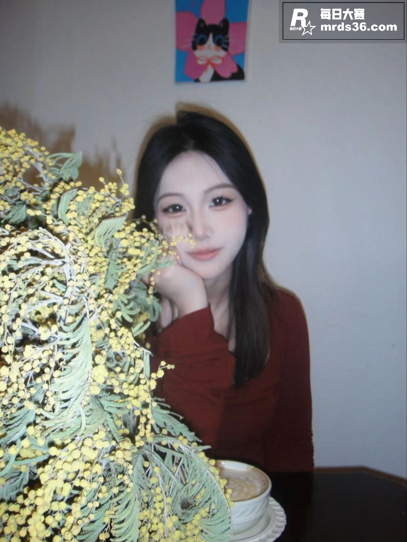 极品清纯眼镜妹 诱人相关图片4