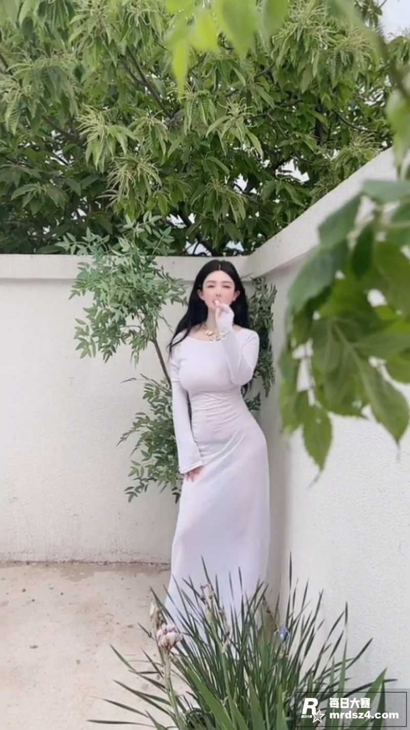 秀人网巨乳网红女神 相关图片4