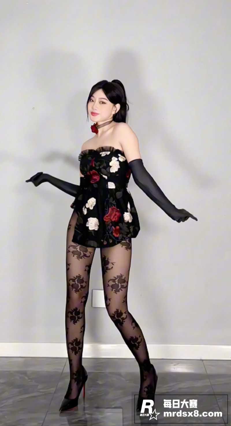 B站极品美女 芯芯好相关图片3