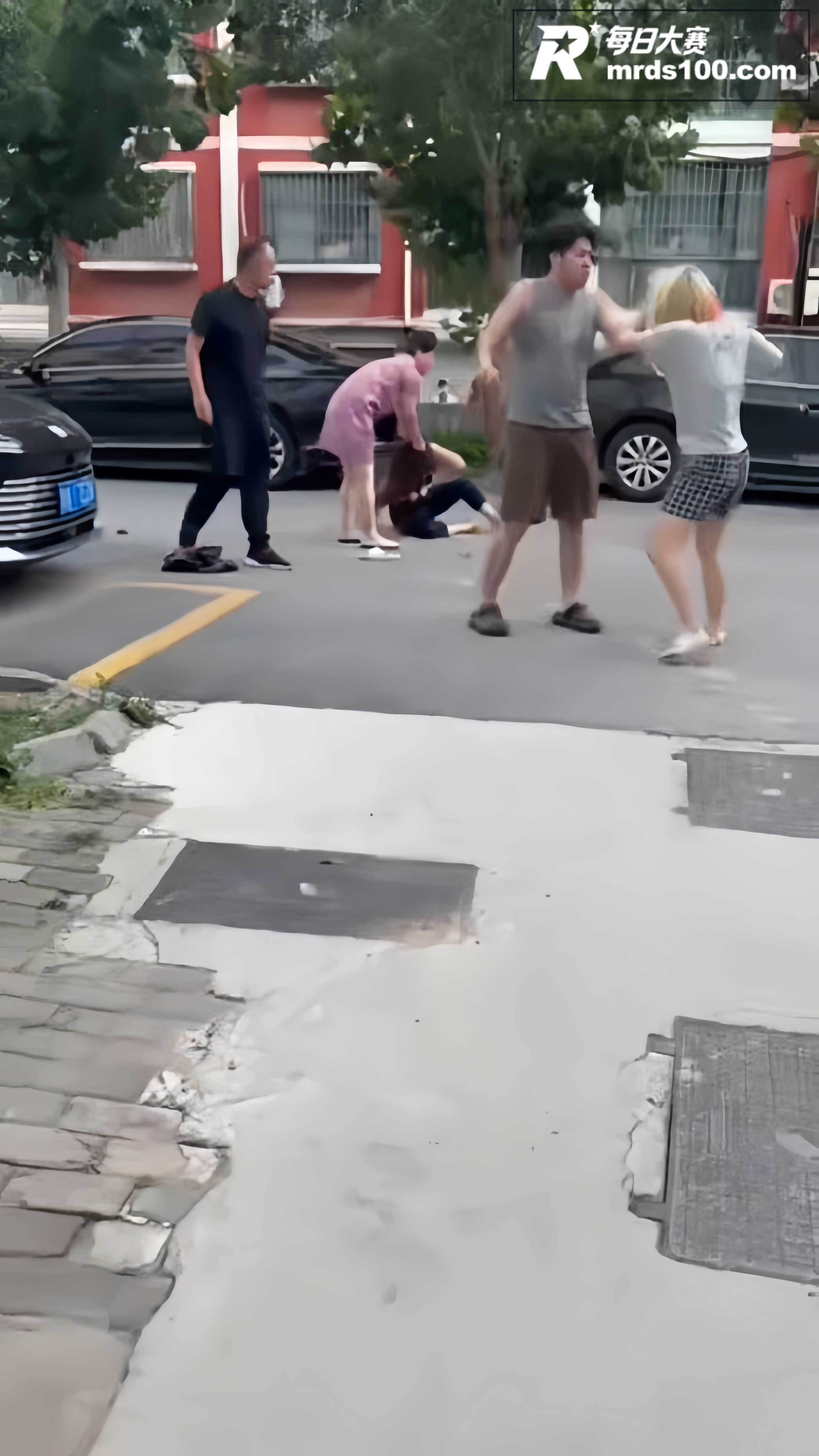 网传山东德州乐陵一小相关图片1