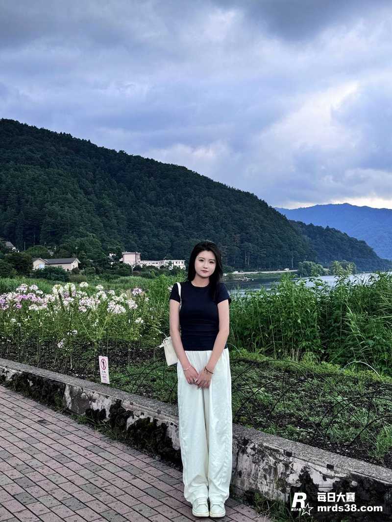 青岛00后幼师妹子 相关图片5