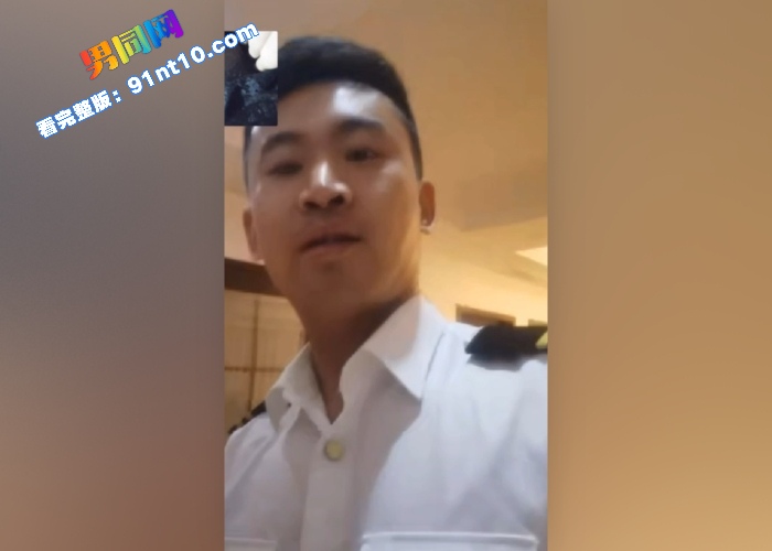 制服空少被黑丝女记者飞机专访录屏 女记者超级骚浪没几分钟就高潮了 空少还明显没爽够 - 图5