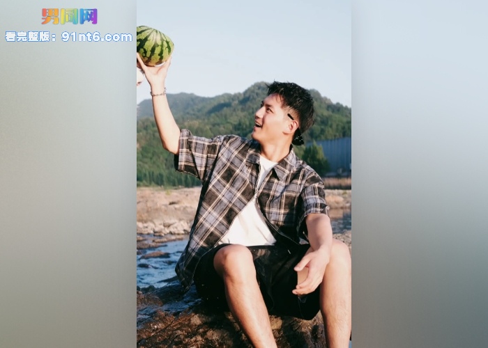 天菜抖音网红崔普润 居家私拍约啪女友视频流出 疑似双性恋 专访撸射大屌和女友啪啪反差惊人 - 图3