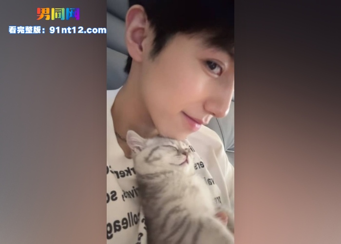 抖音网红正装痞帅鲜肉 李良鹏 粗口专访视频流出 酷爱晒脚晒袜 被爆出在推特上卖臭袜 - 图3