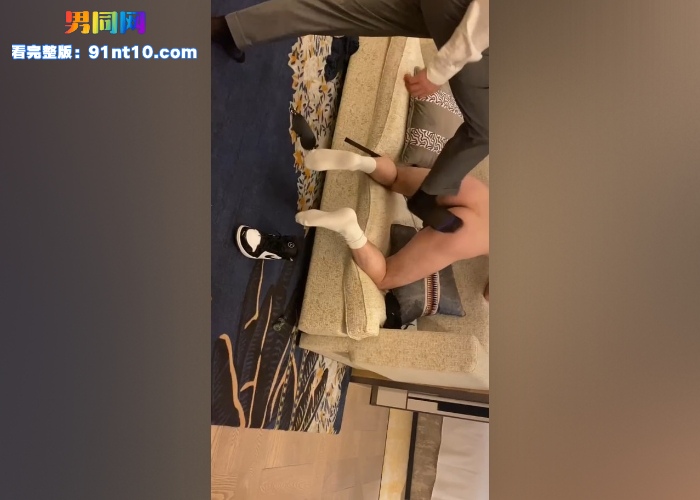 2主人调教玩弄贱狗 舔鞋吃袜学狗叫 粗口辱骂 骚浪贱狗反差惊呆吃瓜网友 - 图7