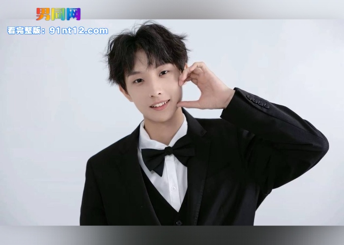 抖音鲜肉奶狗网红 你的杨杨 和粉丝小哥约炮 被无套大屌无情爆插内射 骚穴射满浓精缓缓流出淫靡不已 - 图4
