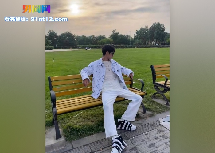 抖音鲜肉奶狗网红 你的杨杨 和粉丝小哥约炮 被无套大屌无情爆插内射 骚穴射满浓精缓缓流出淫靡不已 - 图6