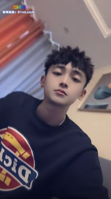 抖音精神小伙网红 你的成宝 专访撸射视频流出 精瘦纹身奶狗的大屌刺激喷射 - 图3