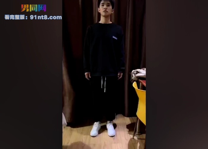 金主爸爸调教反差听话直男鲜肉奶狗 晒菊玩屌撸射 尽显乖巧听话小奶狗 - 图1