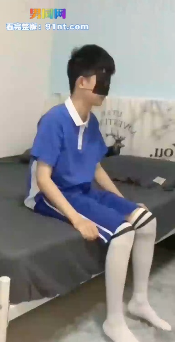 校服奶狗弟弟给学长口屌吃鸡巴 被学长无套干菊花 内射干出淫水 - 图2
