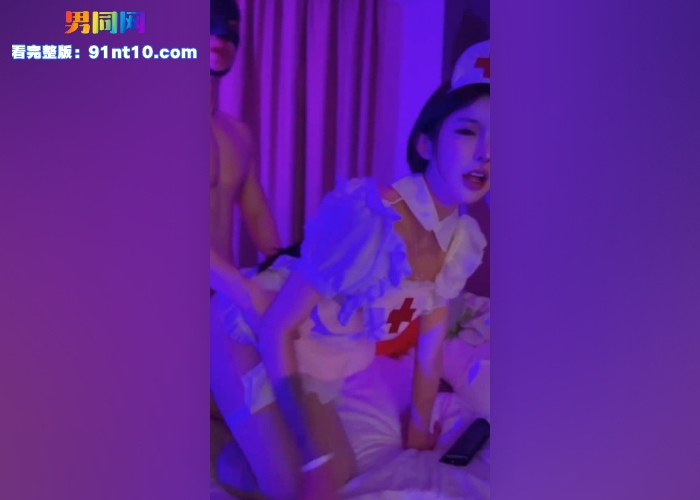 极品美妖cos小护士用骚穴治疗病人 被肌肉男压身下用无套大屌爆插口射接精 - 图3