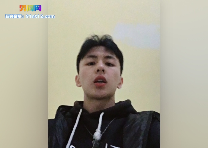 清秀鲜肉大学生抖M撸射专访视频流出 跪趴撸射求主人调教 掰臀晒菊反差惊爆校园和网络 - 图1
