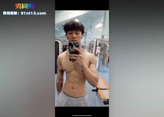 东南亚直男帅哥专访撸射自拍 洗手盆前撸射喷精 床上抱着枕头就是硬操 怼屏撸射高潮喷精 - 图1