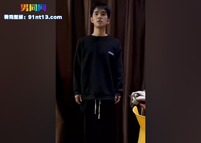 推特网黄 WWWJKLL 花钱玩鲜肉奶狗直男 精油涂抹 撸射飞机给金主看 把玩反差奶狗小鸡鸡 - 图1