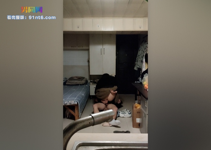 伪娘阿红约啪肌肉小鲜肉 没脱衣没上床就干起来 鲜肉翘屌干到阿红回味无穷 - 图4