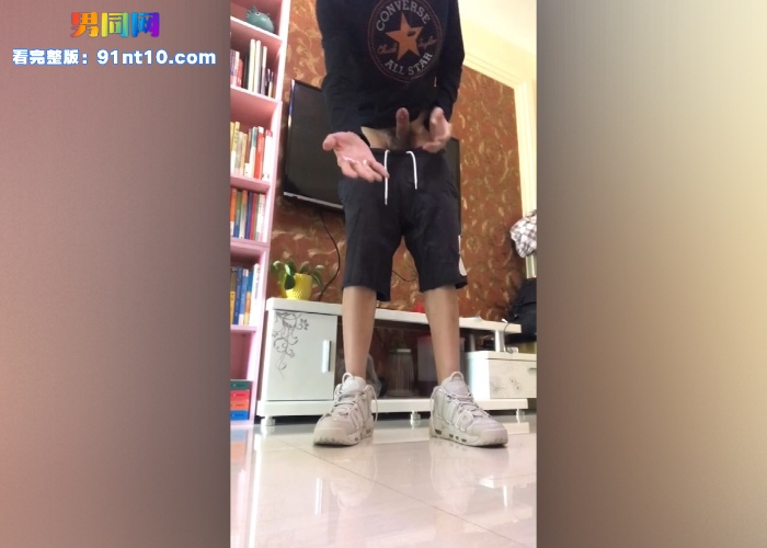 鲜肉直男帅哥体育生卧室打飞机自拍 撸射大屌精液沾满手掌  - 图5