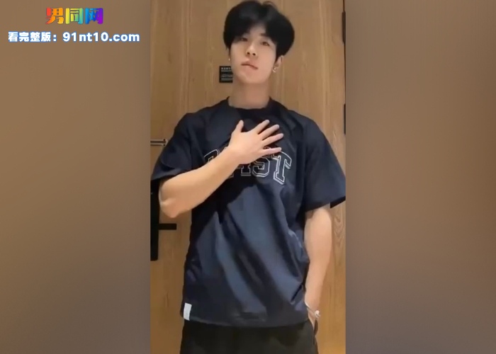 抖音89万粉丝网红 李思奇 早期撸射专访视频流出 强悍性能力连续撸射两次方休止 - 图2
