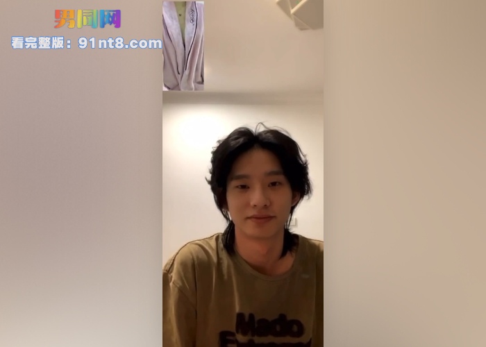 骚女勾引艺术生直男专访solo 晒菊撸射大屌喷射浓精 超帅颜值让直女淫水直流 - 图1