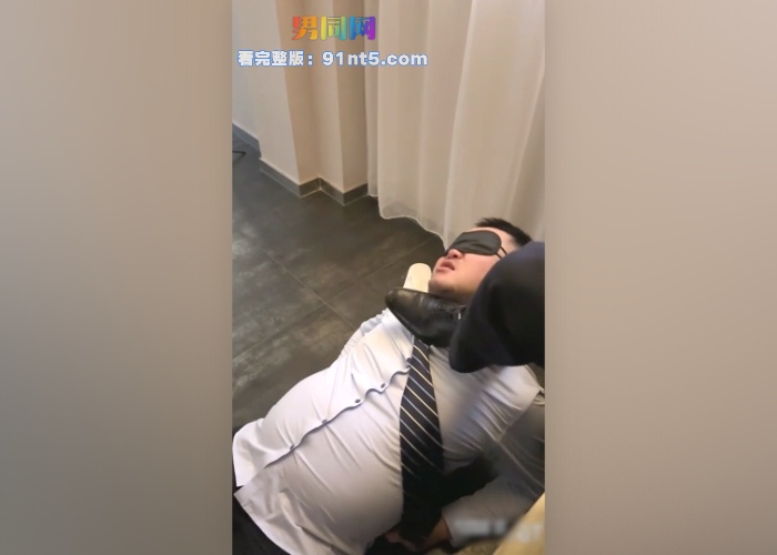 正装S熟男调教胖熊M 贱奴舔鞋吃袜吃脚 学狗叫臣服主人奴性十足 - 图3