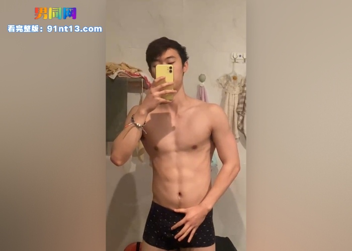 白袜直男体育生粗口撸射专访solo合集 公厕宿舍各种场所把玩撸射大屌 - 图1