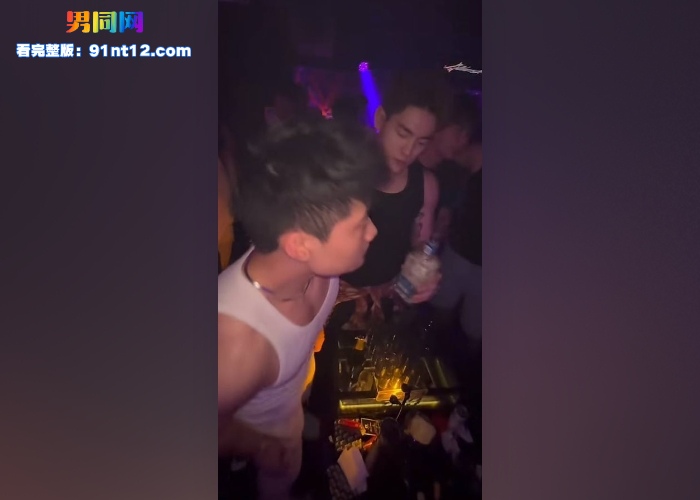 抖音健身网红 鹿琛 早期采访视频流出 掰臀晒菊撸射大屌 反差形象惊爆健身圈 - 图2