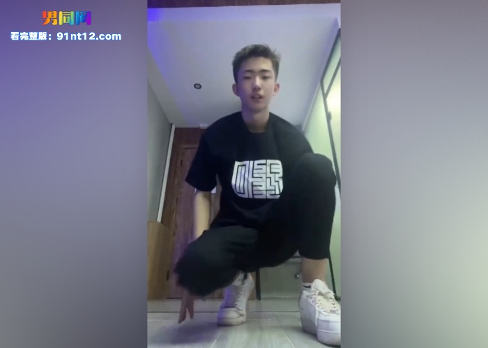 鲜肉贱狗发骚给主人自拍 抠菊晒菊还能自舔臭脚 尿射薄肌 撸射嫩鸡喷射浓精自产自销品尝美味 - 图3