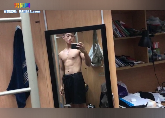 抖音300万粉丝时尚网红 乐仔levi 撸射采访视频流出 帅气外表下隐藏巨根大屌 撸射反差形象引爆网络 - 图8