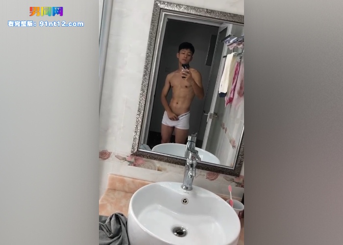 抖音300万粉丝时尚网红 乐仔levi 撸射采访视频流出 帅气外表下隐藏巨根大屌 撸射反差形象引爆网络 - 图9