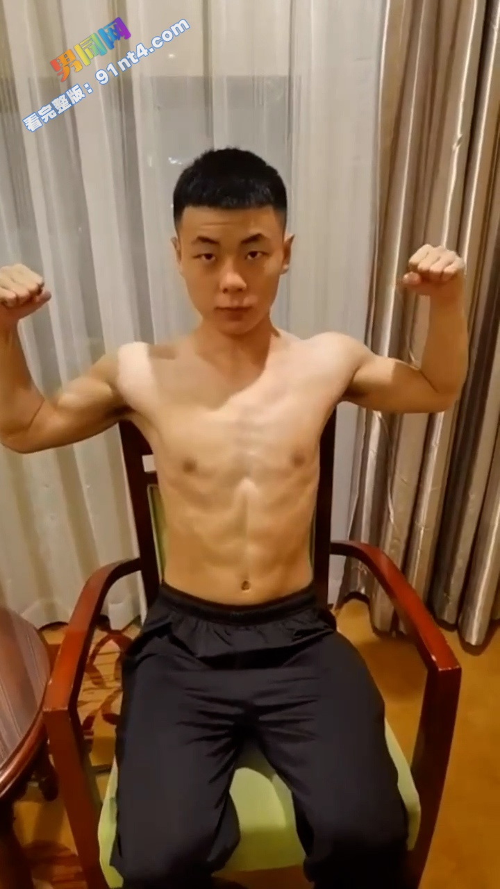 光头骚0花钱玩西安体育学院腹肌体育生 反差体育生从被调教到反客为主辱骂金主骚0 - 图4