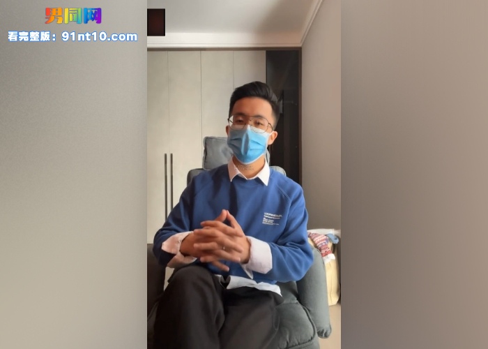 女记者专访调教正装眼镜黑袜反差直男用牙刷操屁眼 直男鸡巴小只能做贱狗被操被调教 - 图1