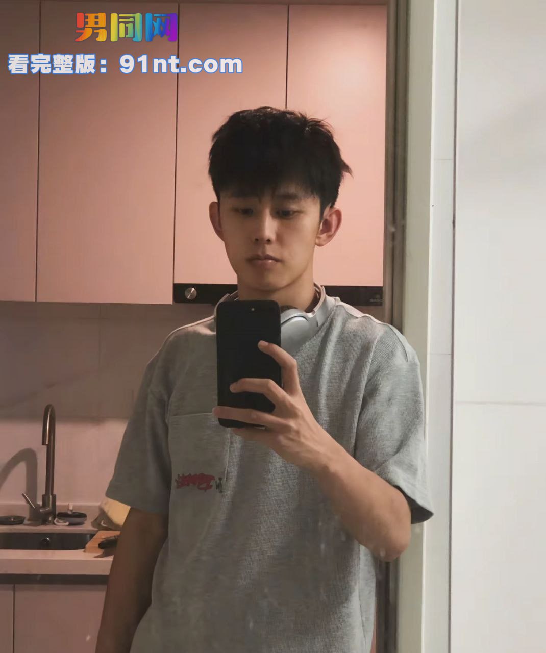抖音鲜肉网红 爱喝可乐嚯 被粉丝勾引专访 酒店大屌撸射涂满全身 - 图2