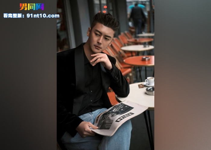 十八线演员 李鹤 撸射专访流出 外翻菊花看来平时没少挨操 小明星大弯屌撸射喷精传遍网络 - 图2