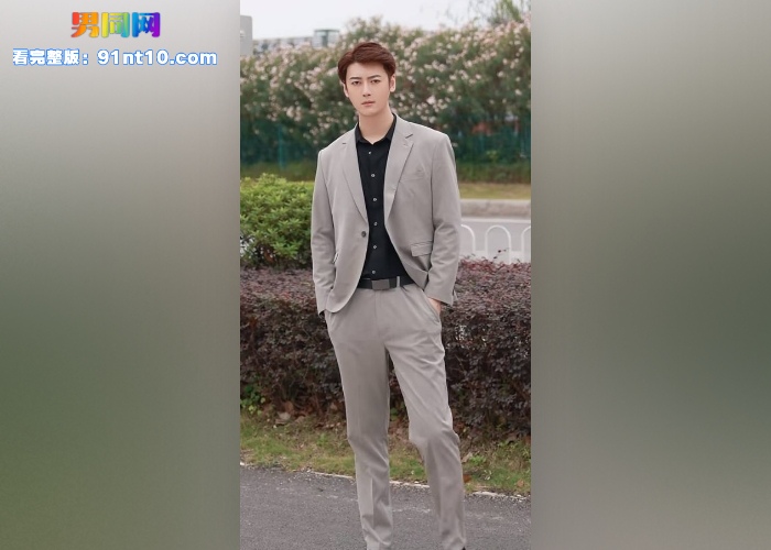 十八线演员 李鹤 撸射专访流出 外翻菊花看来平时没少挨操 小明星大弯屌撸射喷精传遍网络 - 图4