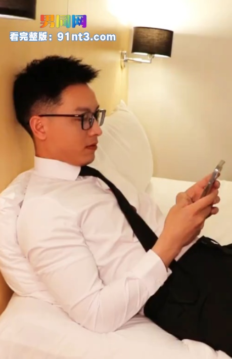 正装骚0约操帅攻 肌肉大屌帅攻无套后入爆操嫩菊 骚0舔吸射精翘屌 - 图1