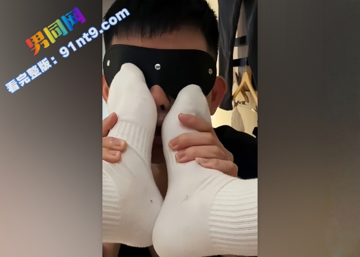 调教操干黑丝骚狗奴 跪趴吃袜舔脚粗口调教 主人鸡巴后入插干紧致骚穴 骚受被操嘴同时撸射鸡巴喷射高潮 - 图8
