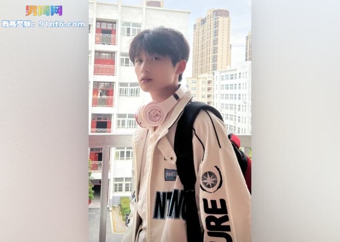 抖音小网红 暮小千 奶狗大屌飞机喷射视频流出 鲜肉反差惊爆gay圈 - 图3