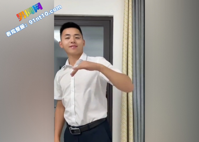 山东临沂正直驾校正装帅教练专访solo 粗口调教撸射大屌 高潮浓精爆射黑袜上 反差教练看呆众学员 - 图3