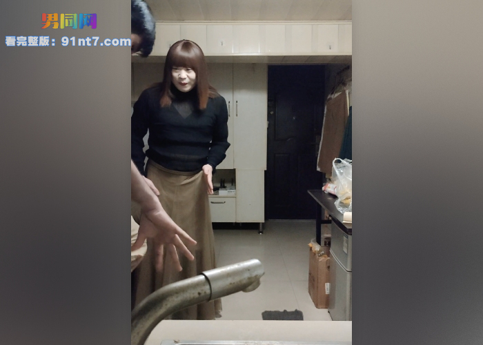 伪娘阿红之老外篇 红大爷吃上大胡子老外香肠 超强口活老外一分钟不到就缴械投降 - 图2
