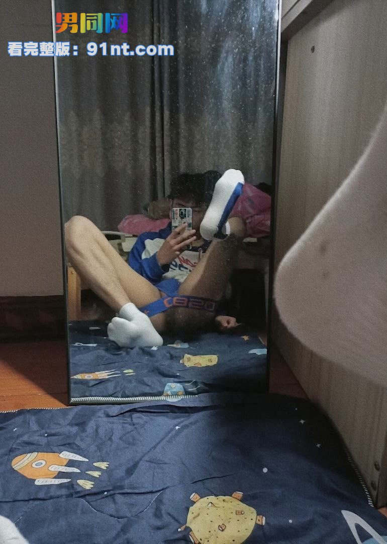 鲜肉型男帅哥自拍打飞机视频流出 骚浪撸动大弯屌爆射肚皮 - 图1