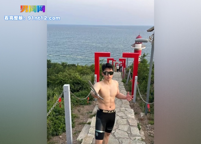 抖音网红帅哥 白鹿巷的韓 被女记者专访视频流出 撸射包皮嫩鸡 射的超级浓 - 图4