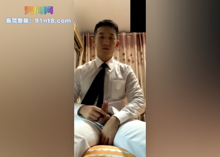 海南航空帅气正装直男接专访solo 两颗蛋蛋尤其耀眼 大屌撸射浓精 鸡巴好看到想帮他口 - 图3