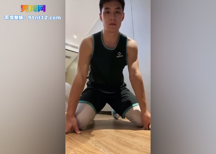 女老师调教专访鲜肉直男体育生 自戴口塞跪趴做狗奴 掰臀晒菊 假屌插穴撸射鸡鸡双重快感爽翻 - 图2