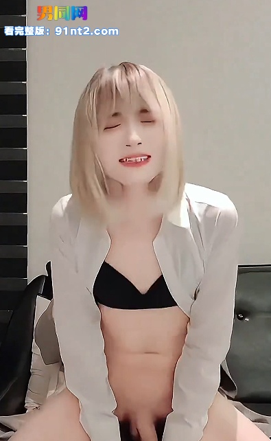 可爱伪娘萝莉CD Lua 和小哥性爱自拍 娇小身材骑乘榨精 牛子乱晃前列腺液流出 高潮颤抖不已 - 图8